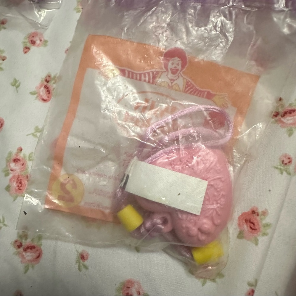 McDonald's Polly Pocket Playset Assortment - Purple, Pink, Red, Blue - Picture 3 of 12